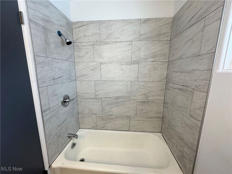 2293 Parkwood Drive NW, Warren, OH 44485 Photo 13