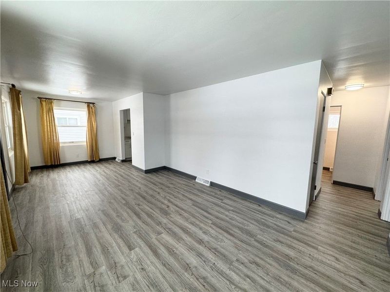 2293 Parkwood Drive NW, Warren, OH 44485 Photo 4