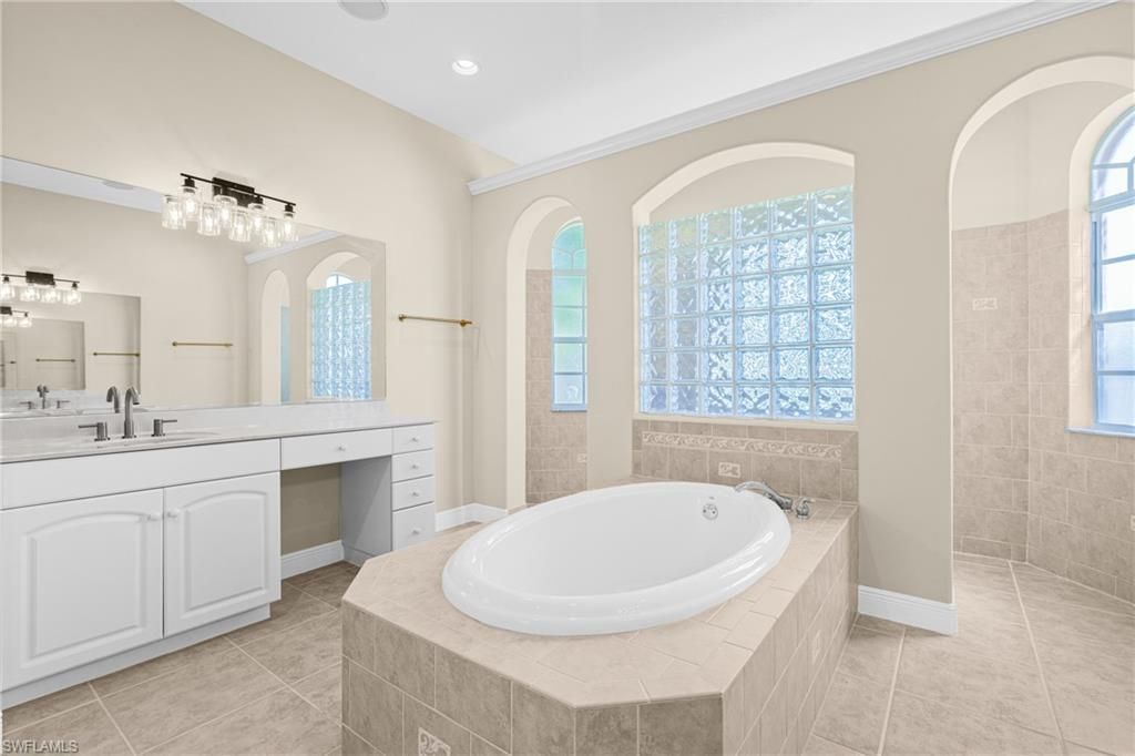 2202 SE 19th Pl, Cape Coral, FL 33990 Photo