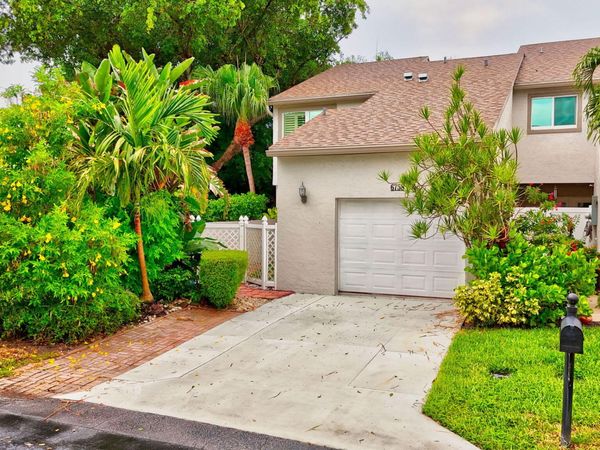 6758 Canary Palm Circle, Boca Raton, FL 33433