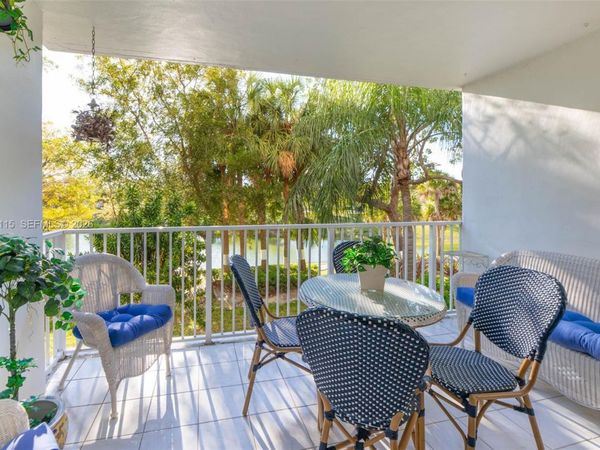 3850 Washington St, Unit 212, Hollywood, FL 33021