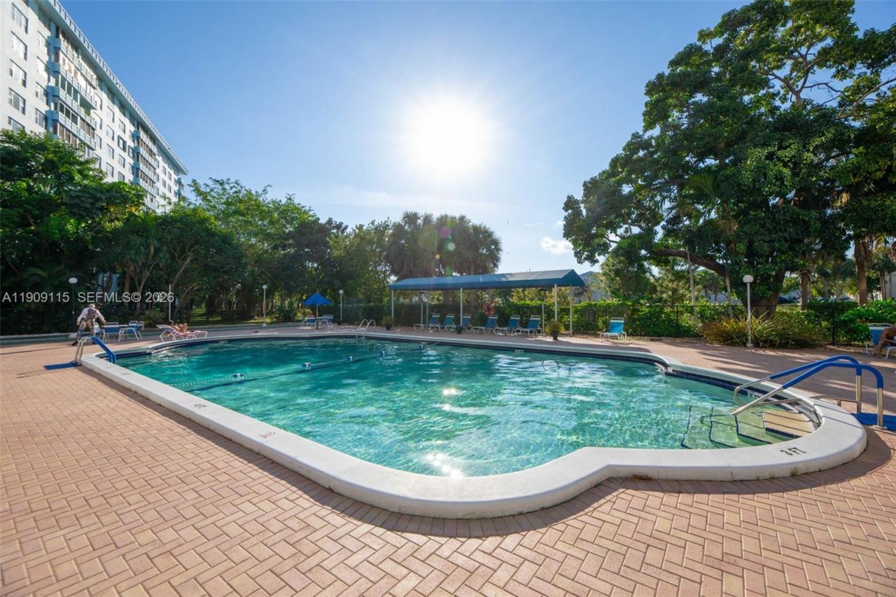 3850 Washington St, Unit 212, Hollywood, FL 33021 Photo