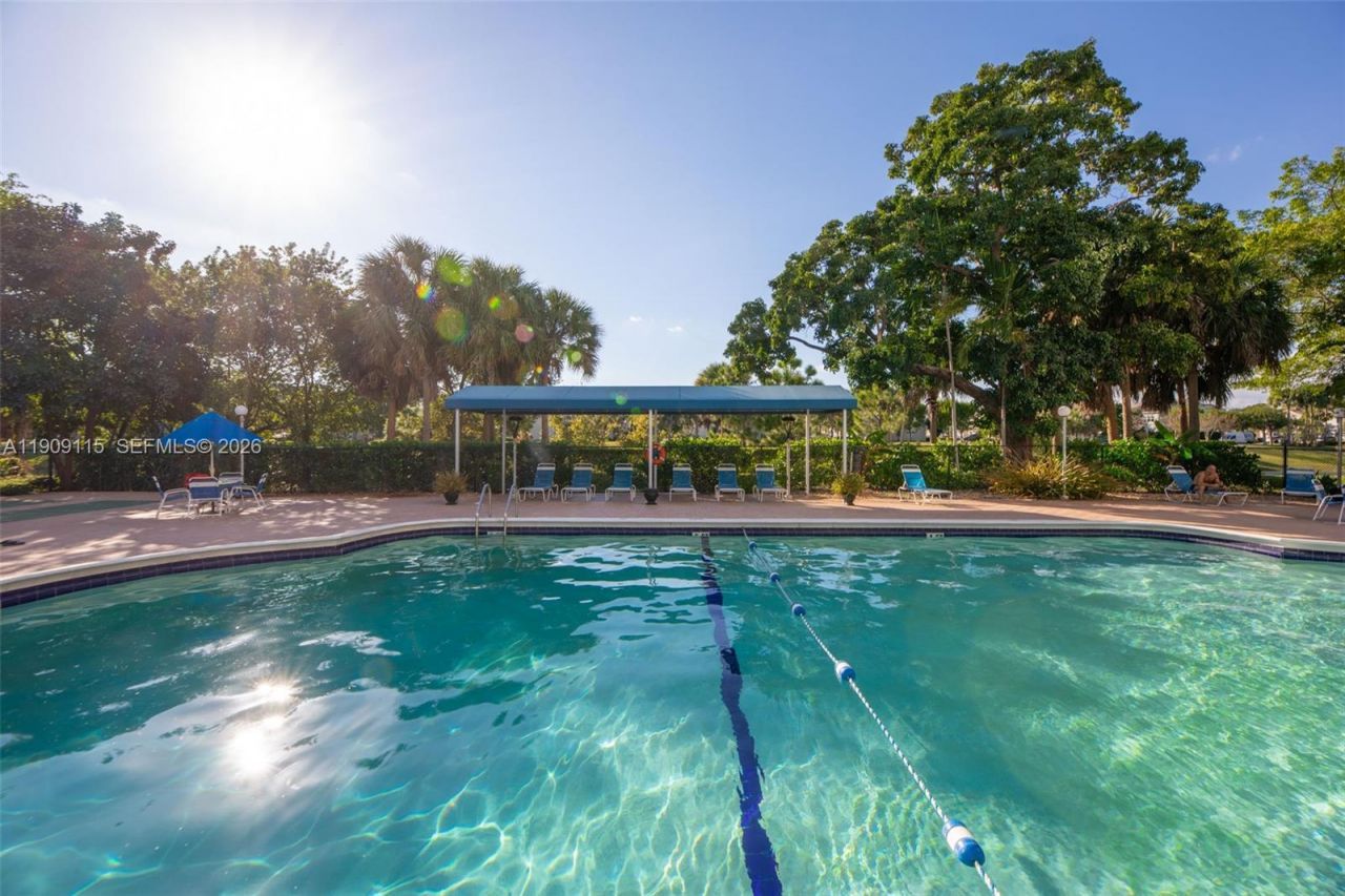 3850 Washington St, Unit 212, Hollywood, FL 33021 Photo