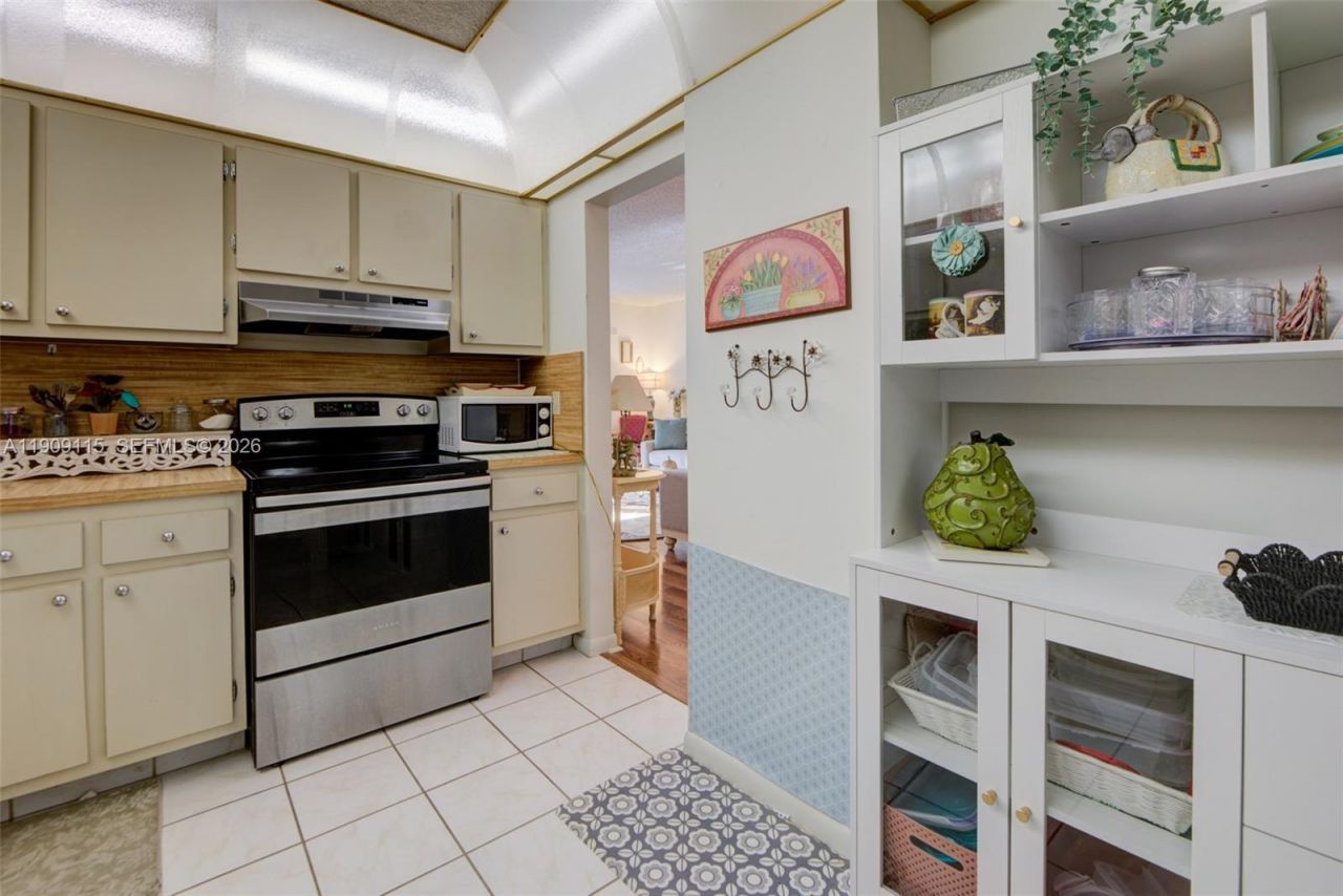 3850 Washington St, Unit 212, Hollywood, FL 33021 Photo