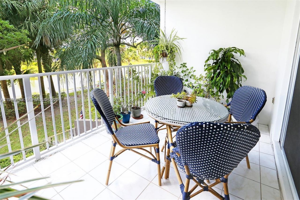 3850 Washington St, Unit 212, Hollywood, FL 33021 Photo