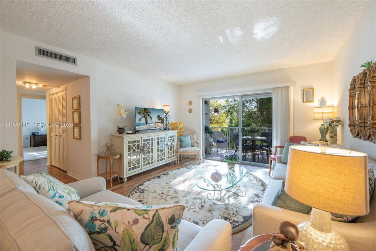 3850 Washington St, Unit 212, Hollywood, FL 33021 Photo