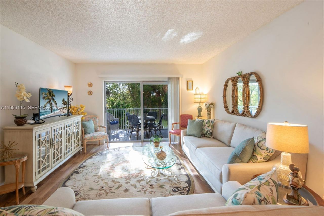 3850 Washington St, Unit 212, Hollywood, FL 33021 Photo