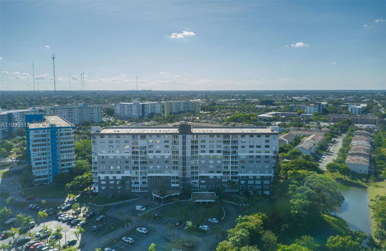 3850 Washington St, Unit 212, Hollywood, FL 33021 Photo