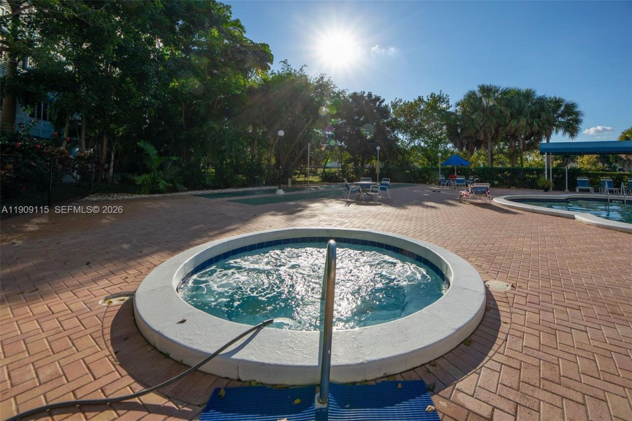 3850 Washington St, Unit 212, Hollywood, FL 33021 Photo