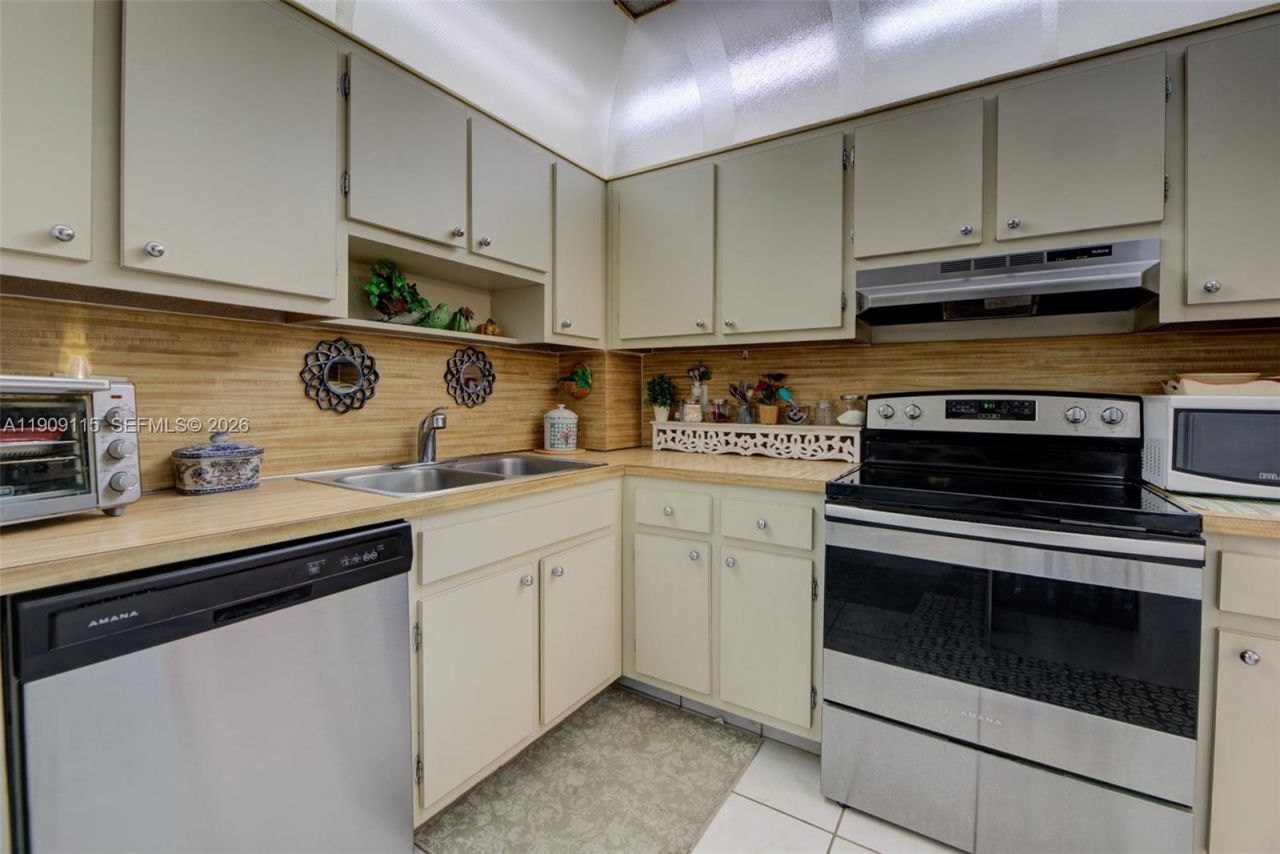 3850 Washington St, Unit 212, Hollywood, FL 33021 Photo