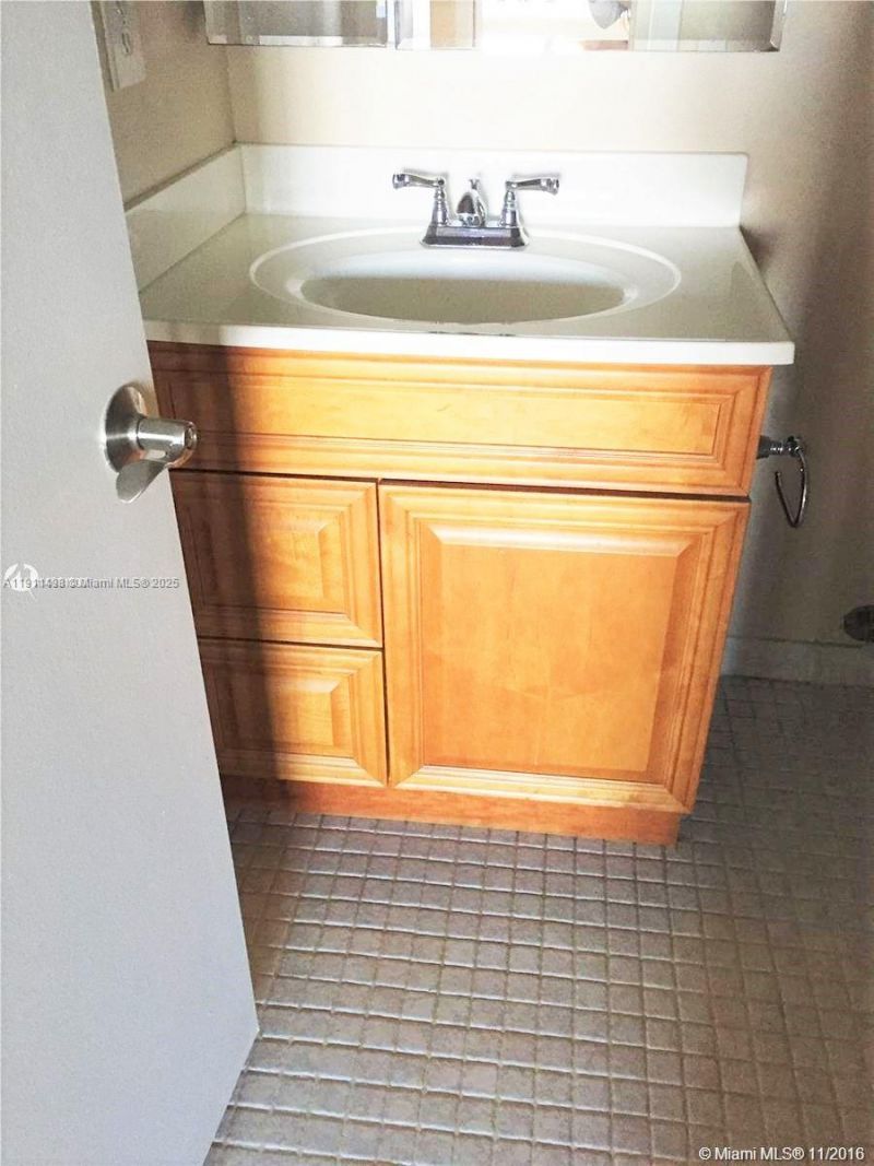 200 Leslie Dr, Unit 827, Hallandale Beach, FL 33009 Photo