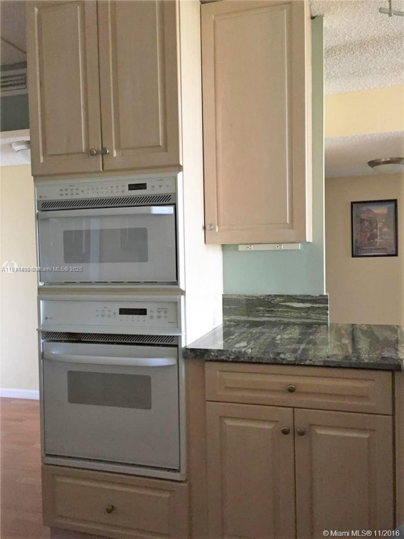 200 Leslie Dr, Unit 827, Hallandale Beach, FL 33009 Photo