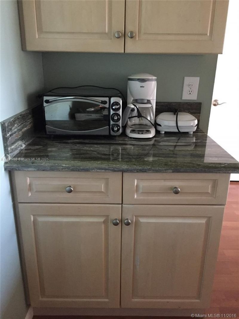 200 Leslie Dr, Unit 827, Hallandale Beach, FL 33009 Photo