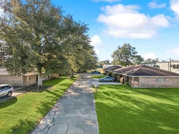 14106 W CLUB DELUXE Road, Hammond, LA 70403