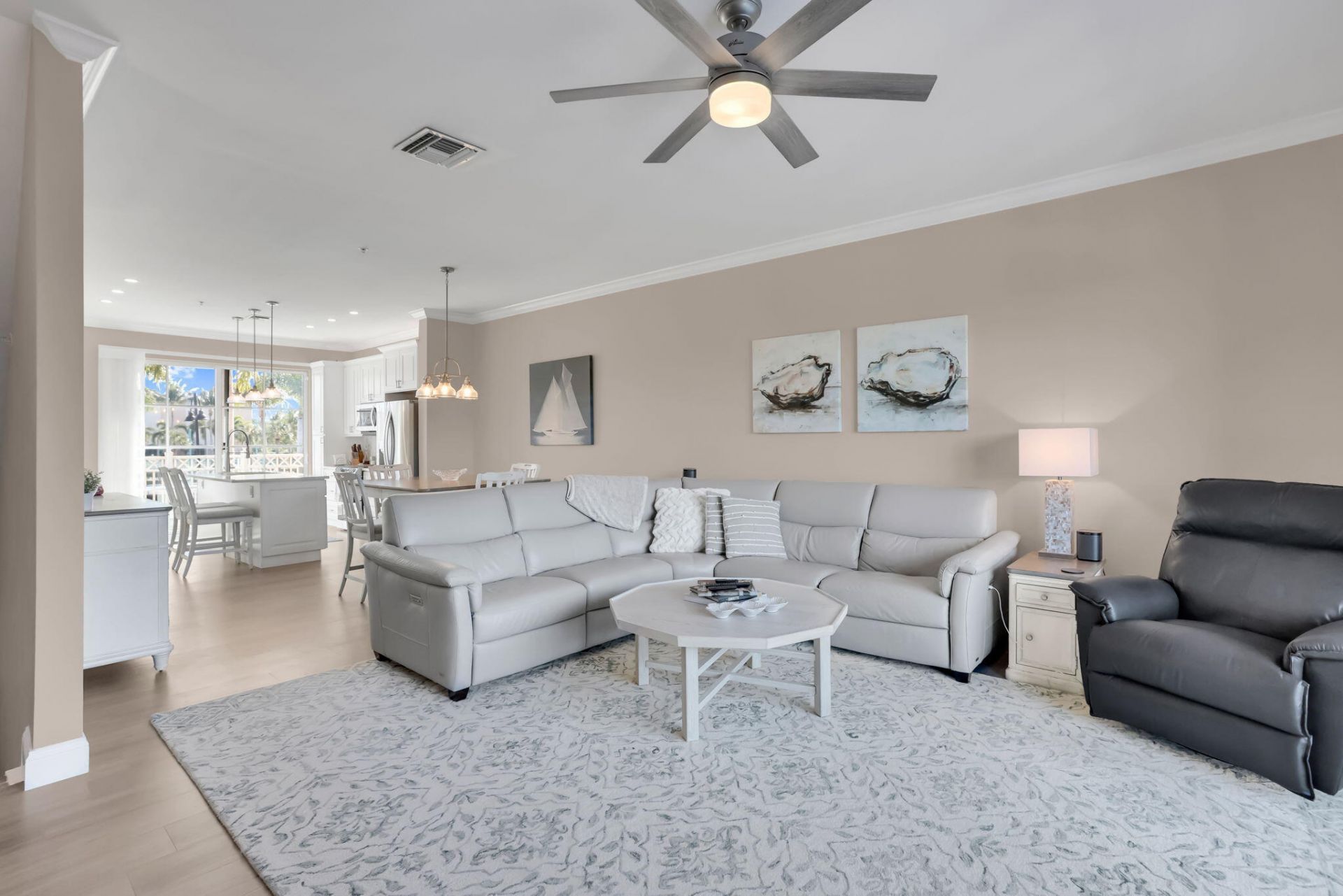 643 Casa Loma Boulevard, Boynton Beach, FL 33435 Photo