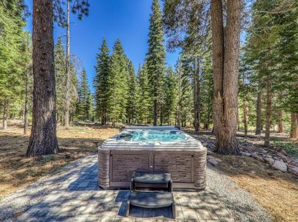 9287 Brae Rd, Truckee, CA 96161 Photo