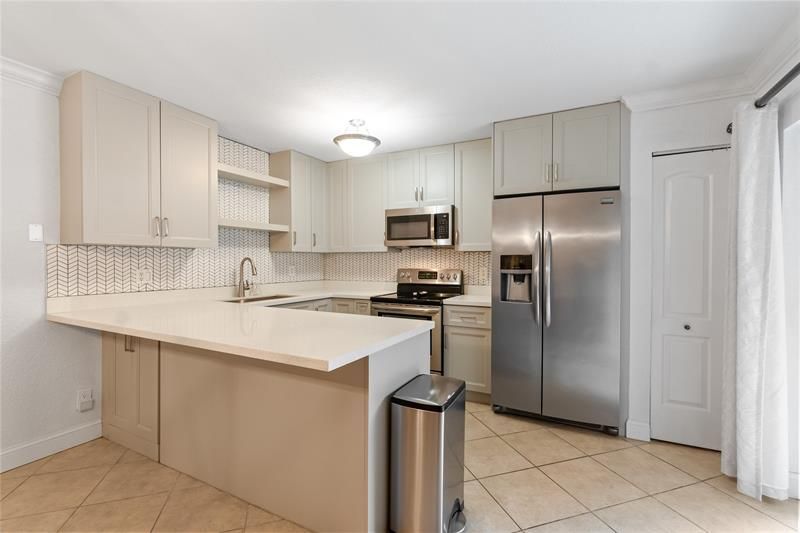 2061 SW 90th Avenue, Unit B-17, Davie, FL 33324 Photo