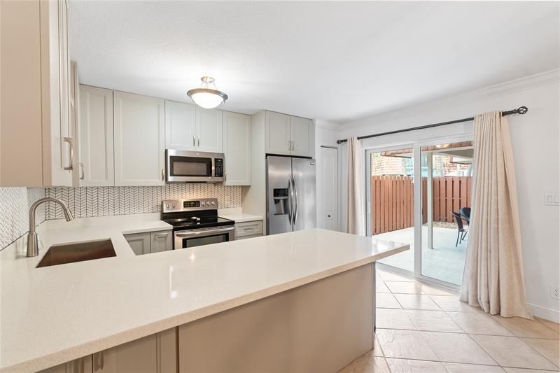 2061 SW 90th Avenue, Unit B-17, Davie, FL 33324 Photo