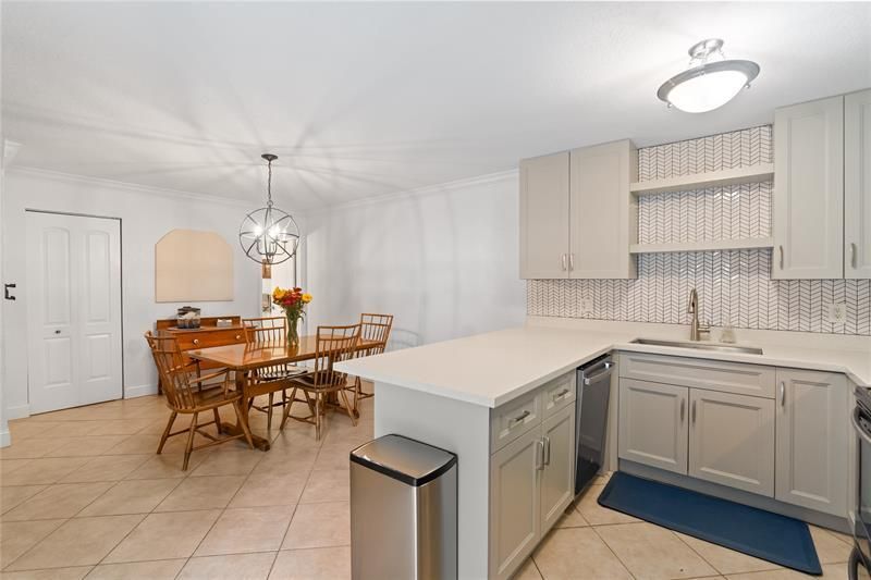 2061 SW 90th Avenue, Unit B-17, Davie, FL 33324 Photo