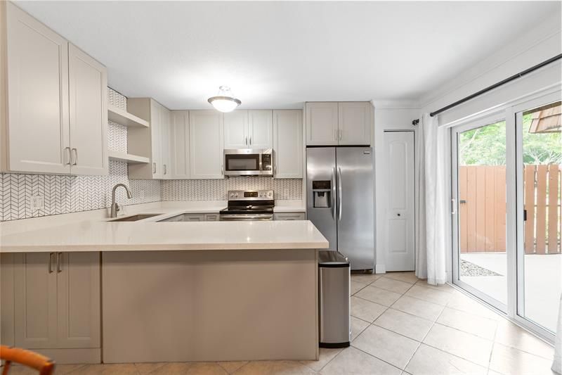 2061 SW 90th Avenue, Unit B-17, Davie, FL 33324 Photo