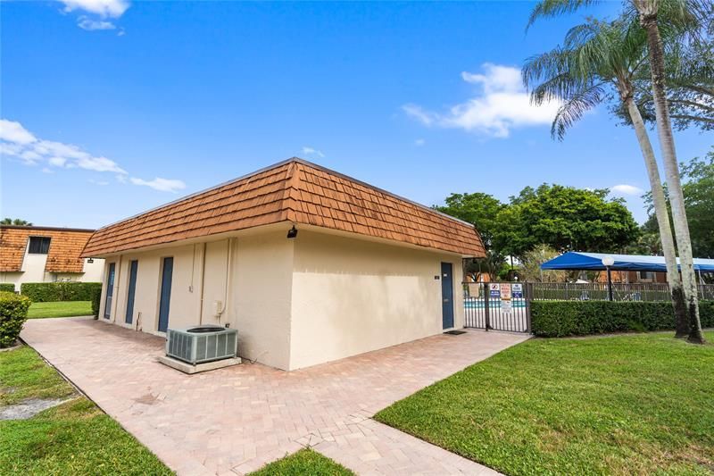 2061 SW 90th Avenue, Unit B-17, Davie, FL 33324 Photo