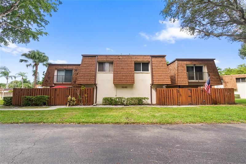 2061 SW 90th Avenue, Unit B-17, Davie, FL 33324 Photo