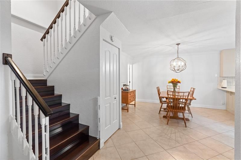 2061 SW 90th Avenue, Unit B-17, Davie, FL 33324 Photo