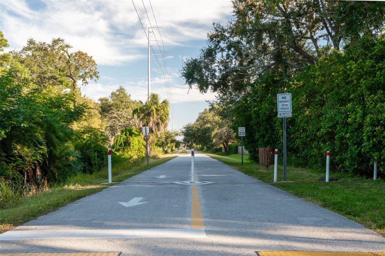 6027 98th Way N, Saint Petersburg, FL 33708 Photo