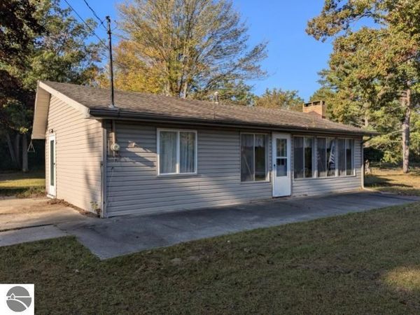 5533 County Line Road E, South Branch, MI 48761