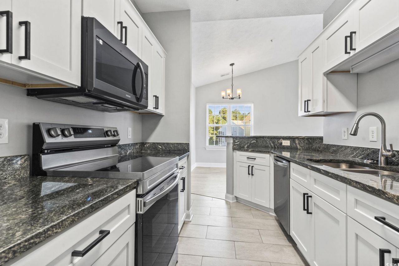 100 Fountain Pointe Ln. Photo 11