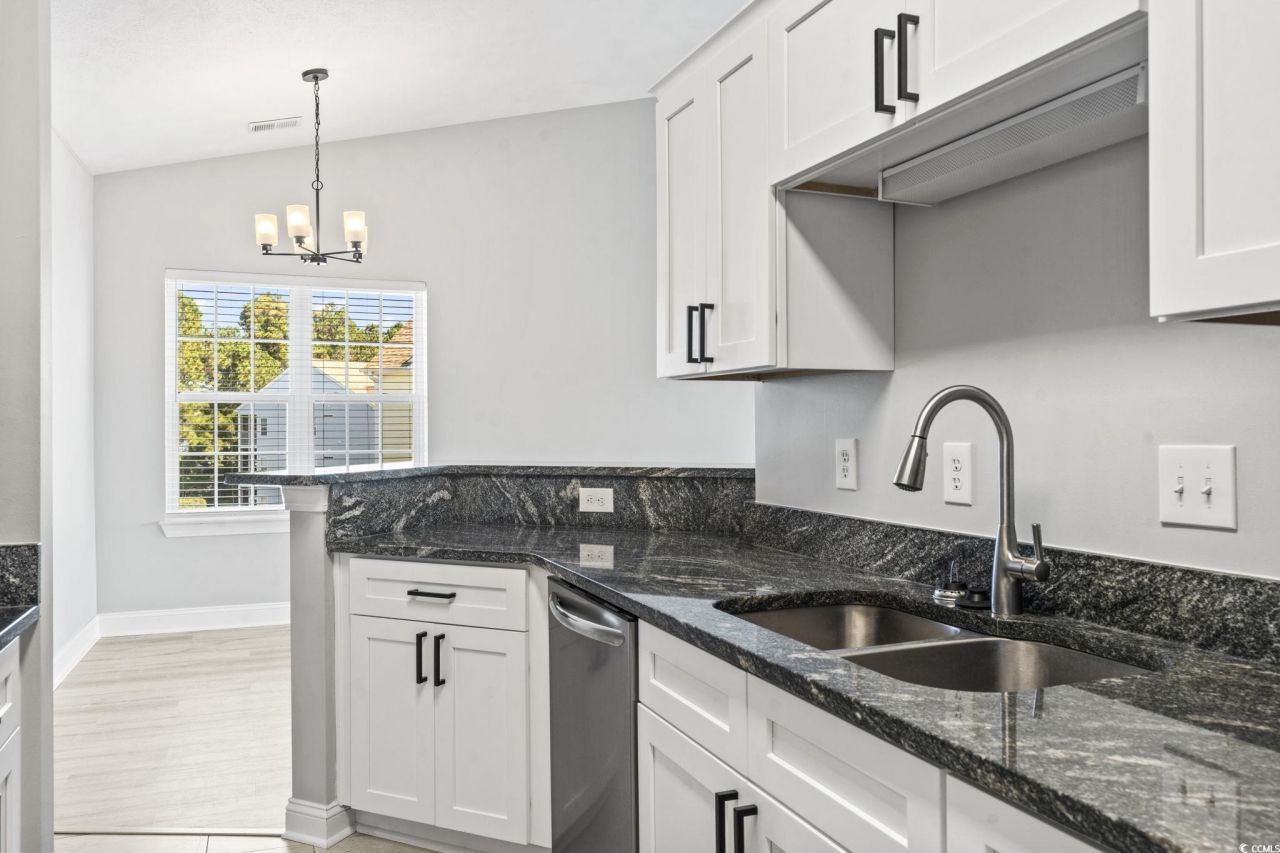 100 Fountain Pointe Ln. Photo 13