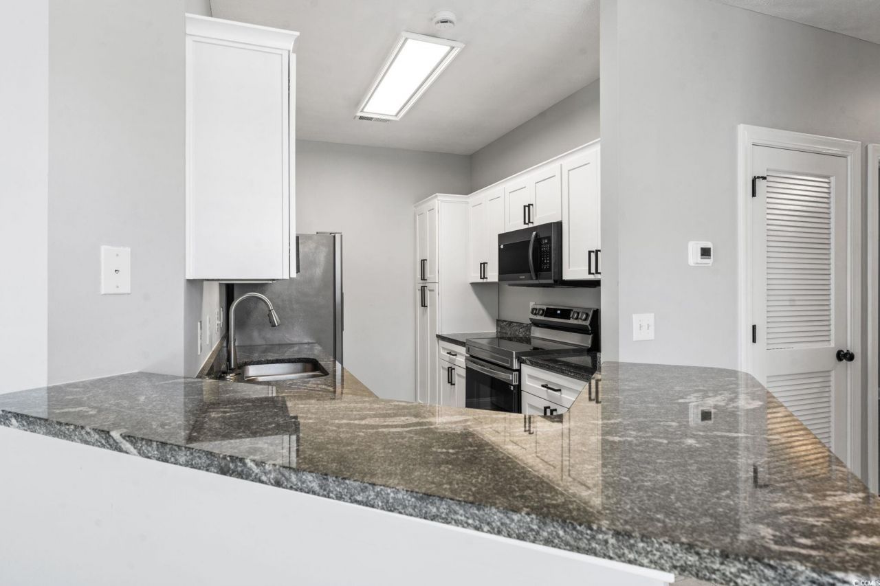 100 Fountain Pointe Ln. Photo 16