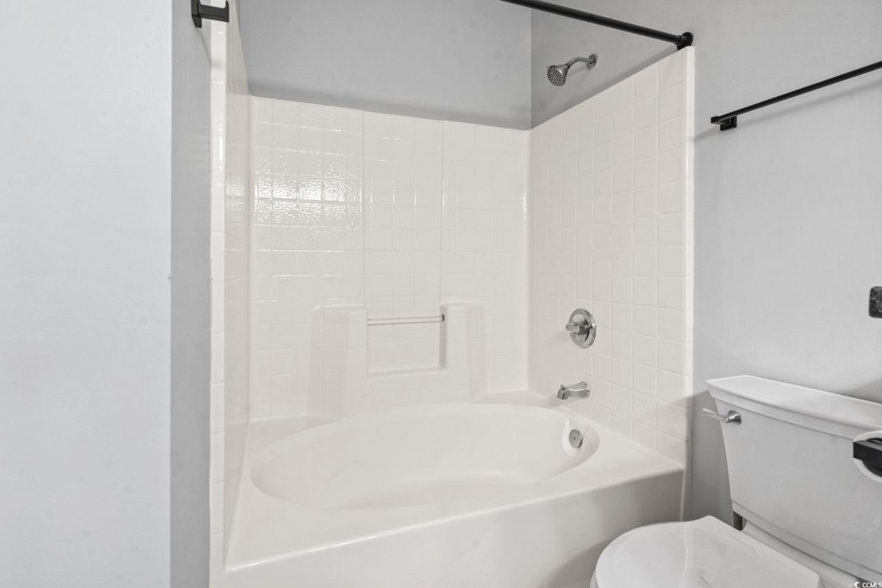 100 Fountain Pointe Ln. Photo 33