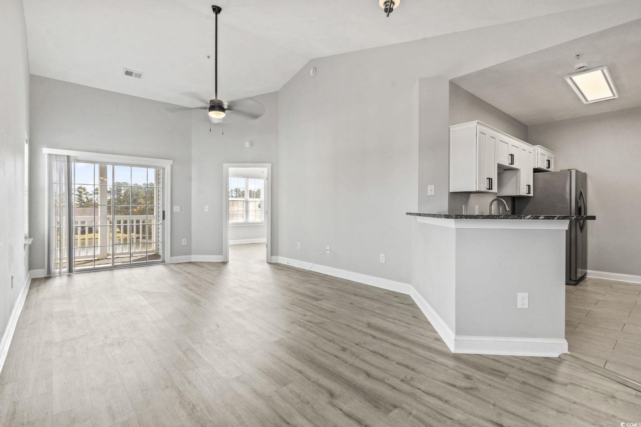 100 Fountain Pointe Ln. Photo 4