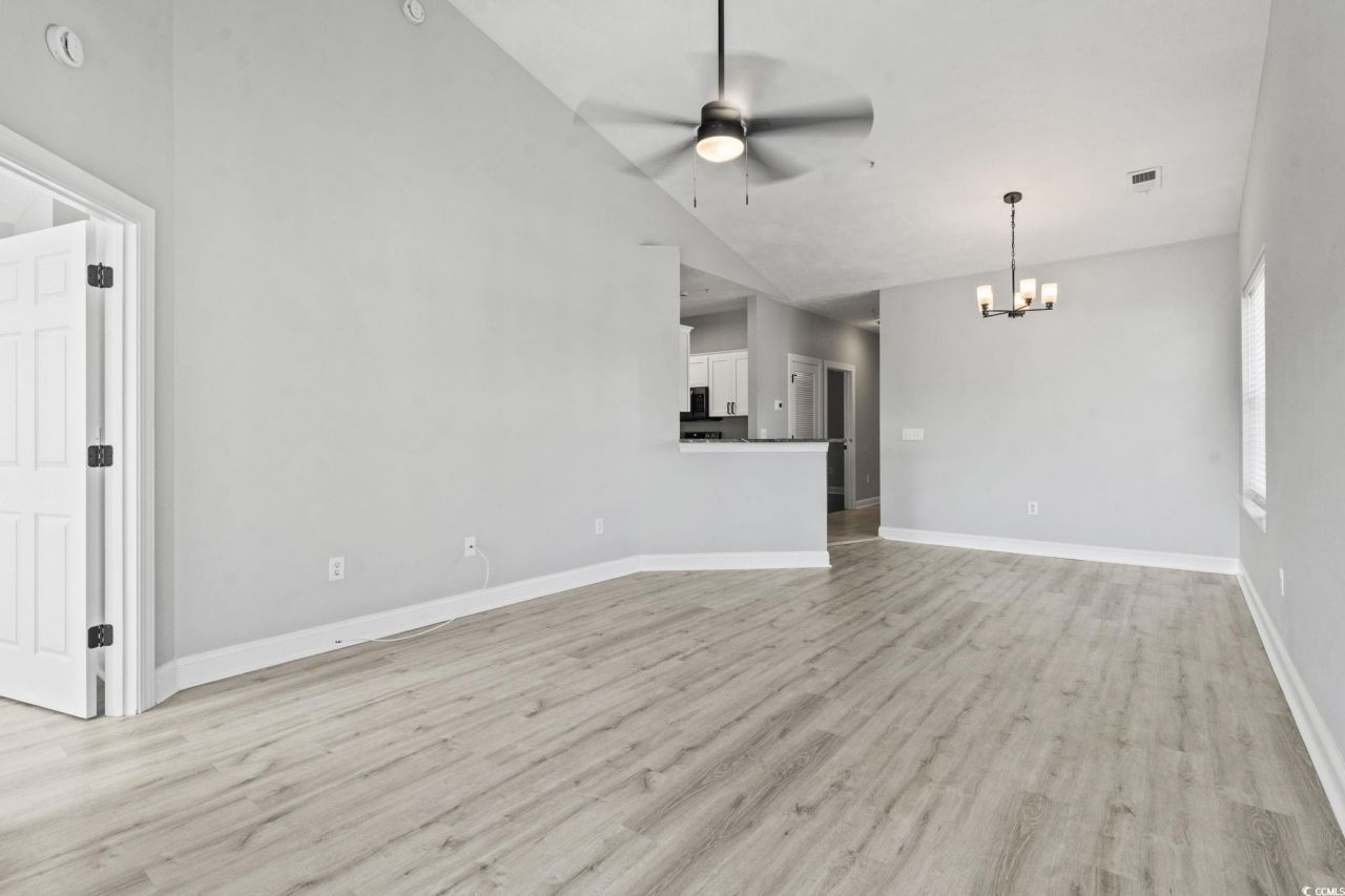 100 Fountain Pointe Ln. Photo 5