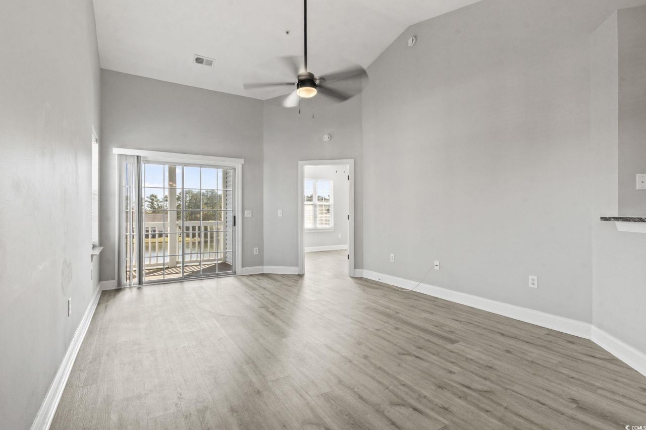 100 Fountain Pointe Ln. Photo 6