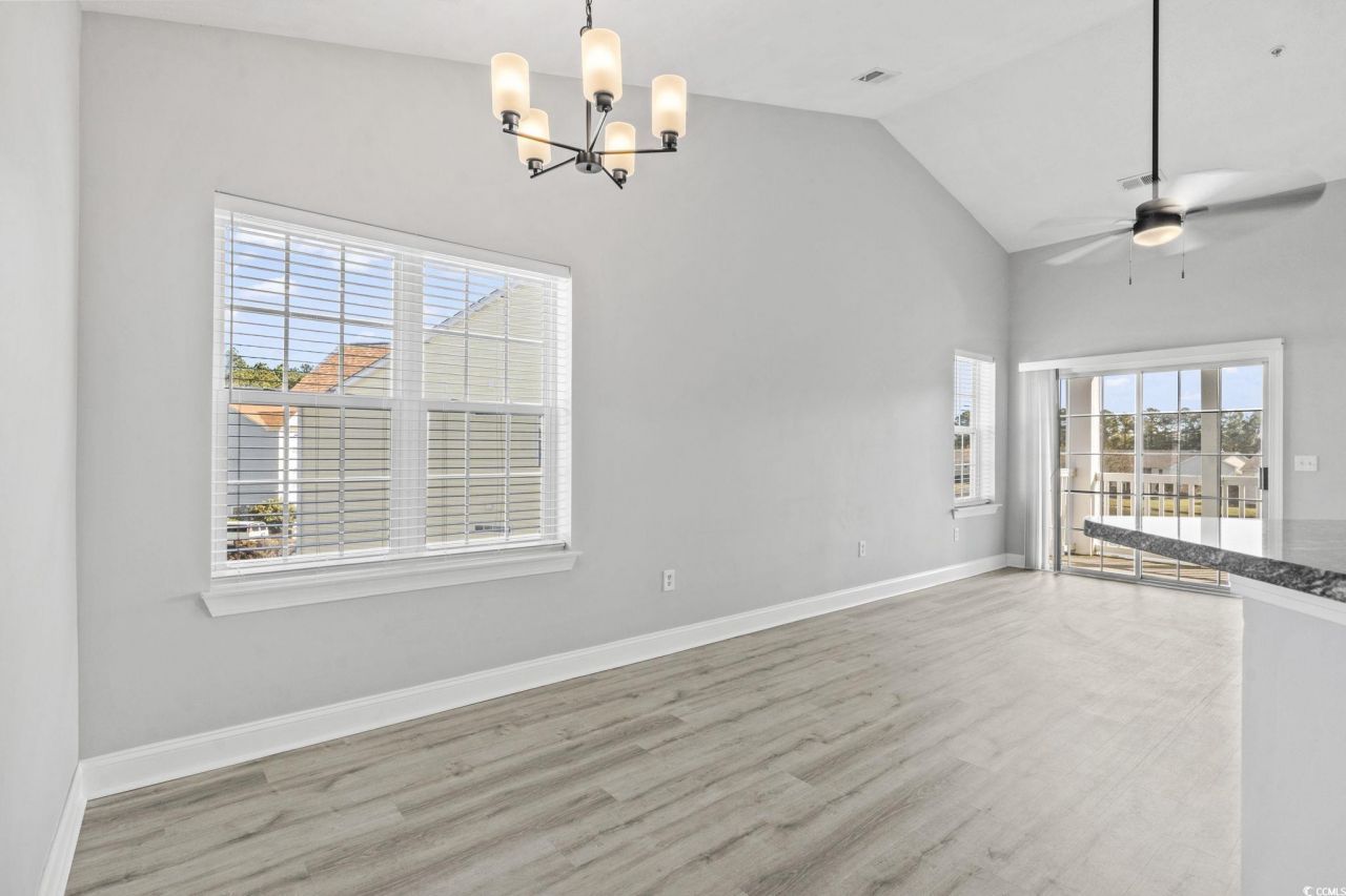 100 Fountain Pointe Ln. Photo 8