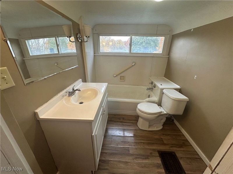 565 Teddy Avenue, Akron, OH 44305 Photo 14