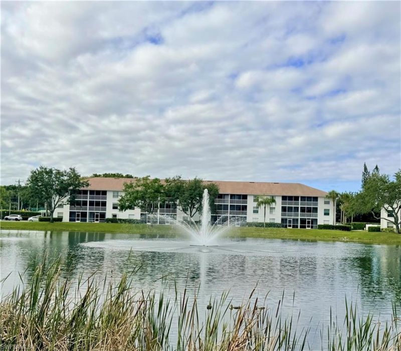 9580 Victoria Ln, Unit A-202, Naples, FL 34109 Photo