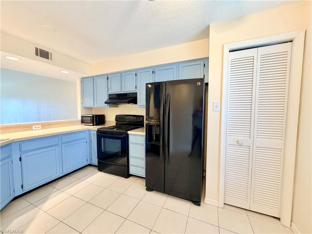9580 Victoria Ln, Unit A-202, Naples, FL 34109 Photo