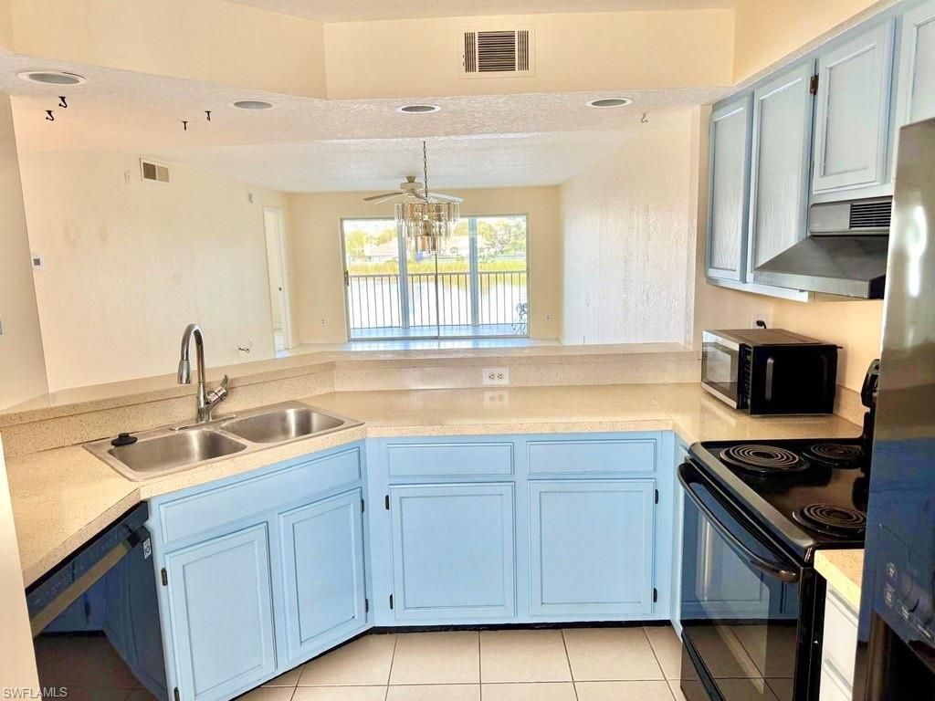 9580 Victoria Ln, Unit A-202, Naples, FL 34109 Photo