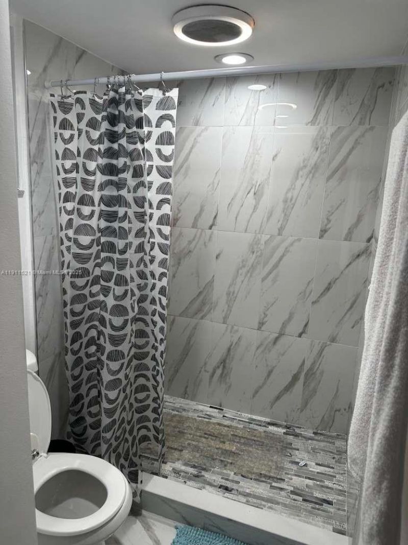 210 Fontainebleau Blvd, Unit 413, Miami, FL 33172 Photo