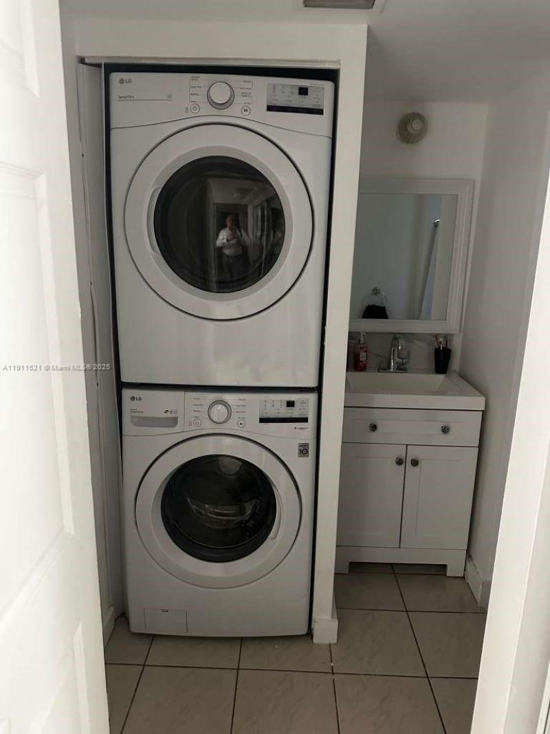 210 Fontainebleau Blvd, Unit 413, Miami, FL 33172 Photo