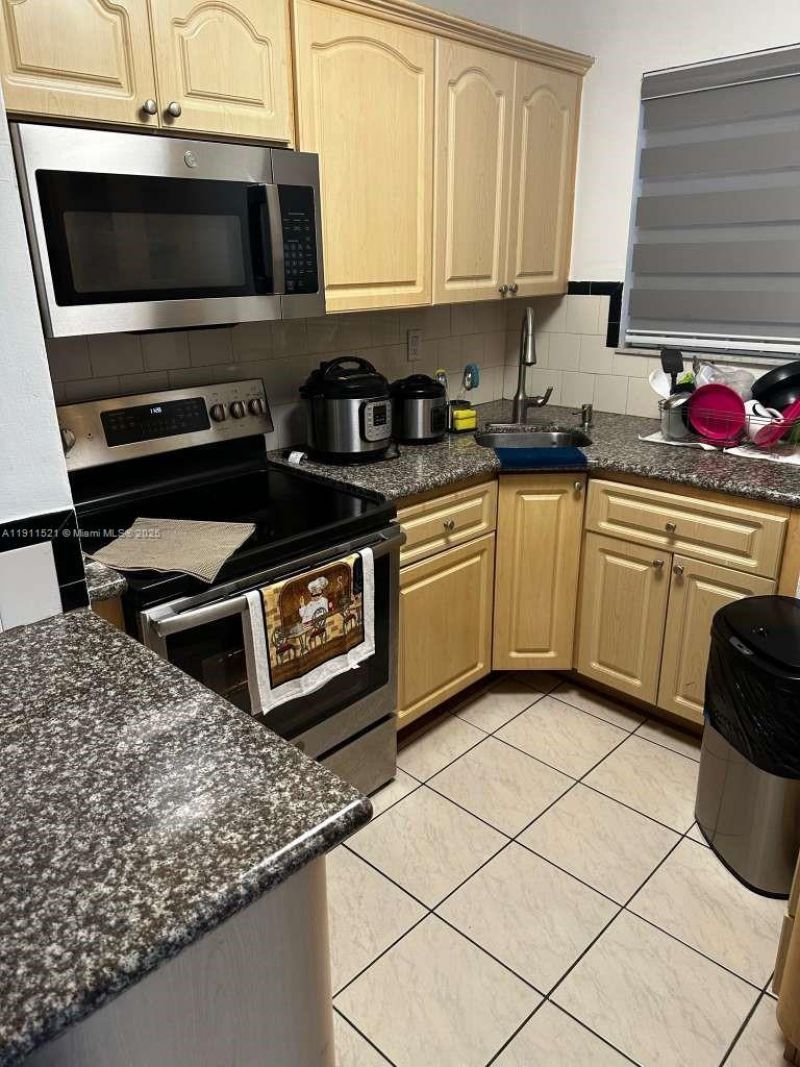 210 Fontainebleau Blvd, Unit 413, Miami, FL 33172 Photo