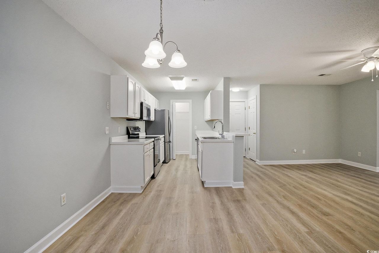 4390 Daphne Ln. Photo 10