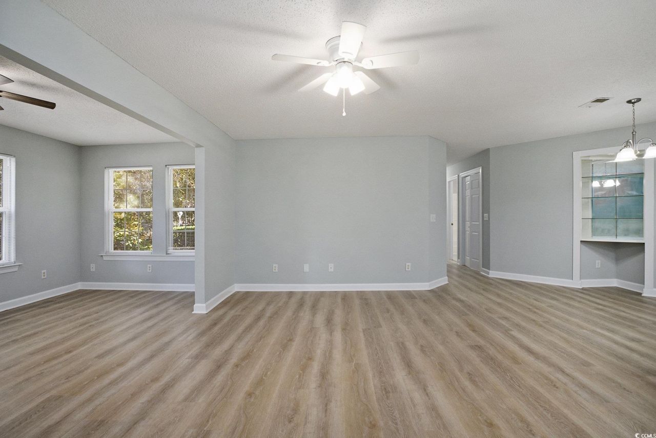 4390 Daphne Ln. Photo 7