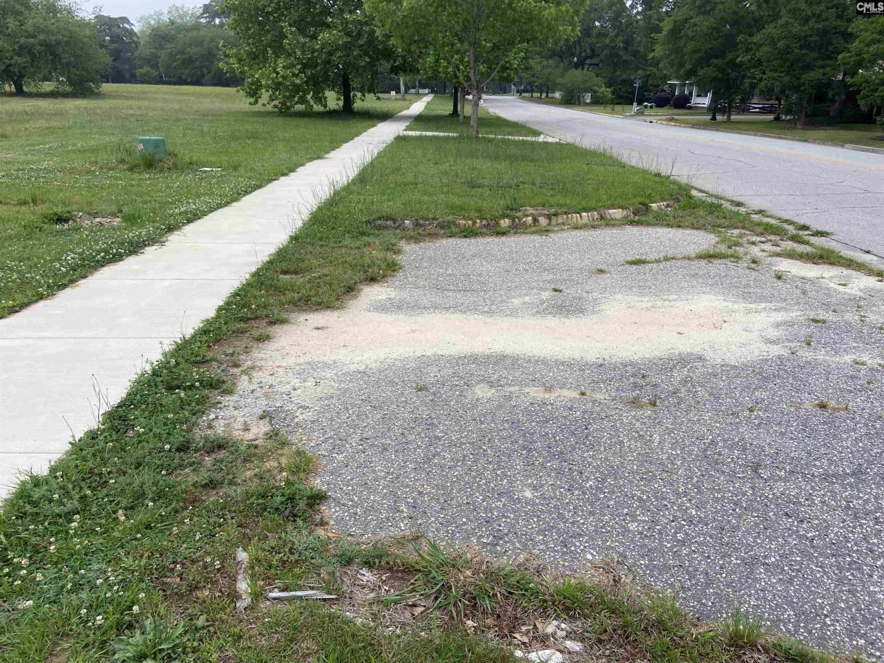 1305 Fair Street Photo 4