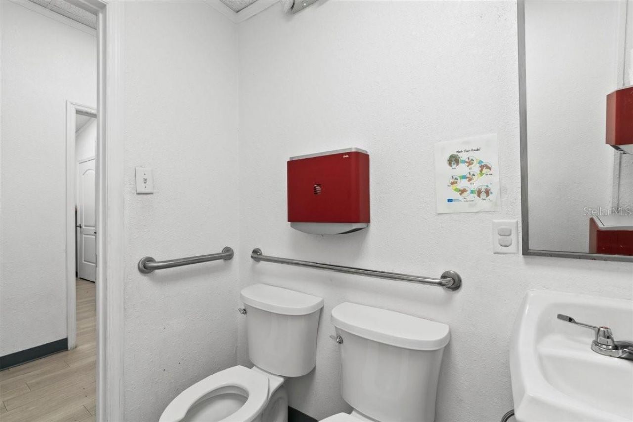 1938 NE Waldo Road, Gainesville, FL 32609 Photo