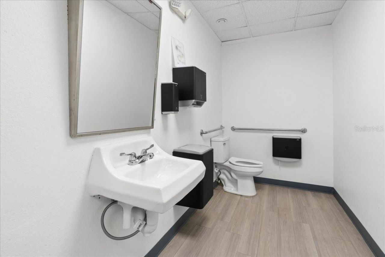 1938 NE Waldo Road, Gainesville, FL 32609 Photo