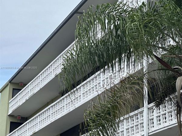 1425 Arthur St, Unit 301A, Hollywood, FL 33020